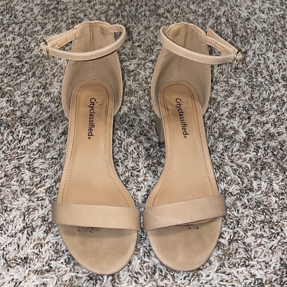 tan heels